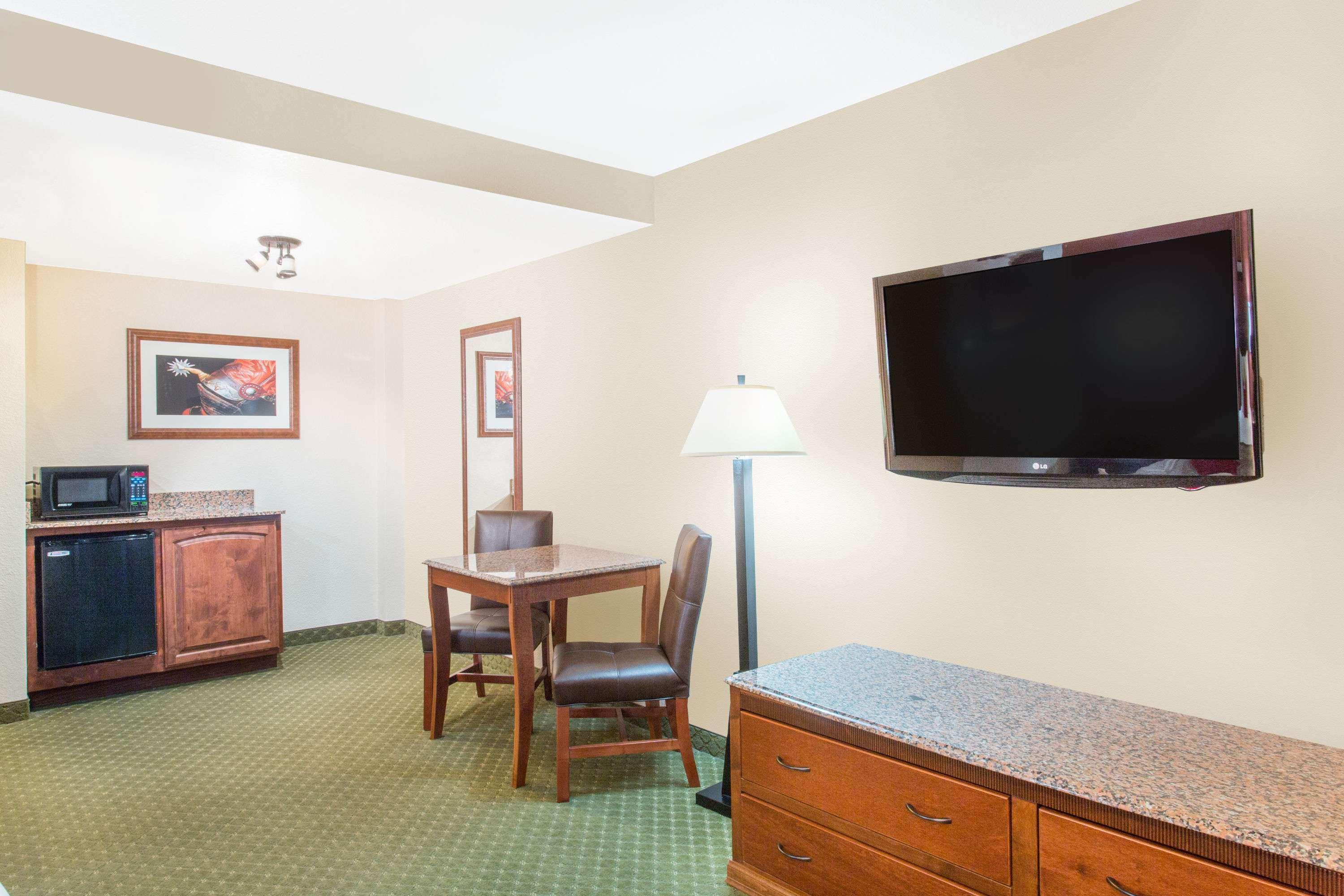 Ramada By Wyndham Elko Hotel At Stockmen'S Casino Екстер'єр фото