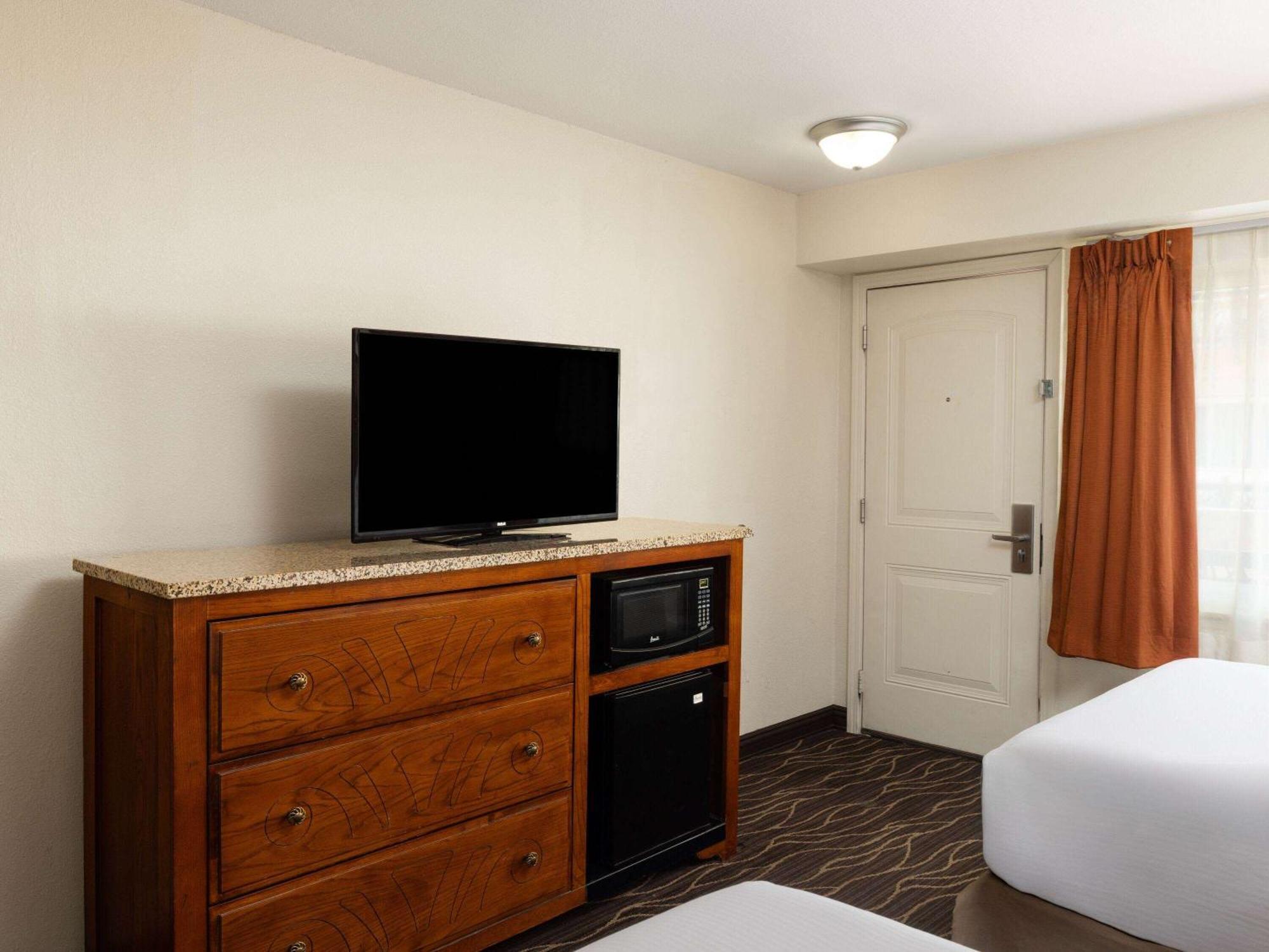 Ramada By Wyndham Elko Hotel At Stockmen'S Casino Екстер'єр фото
