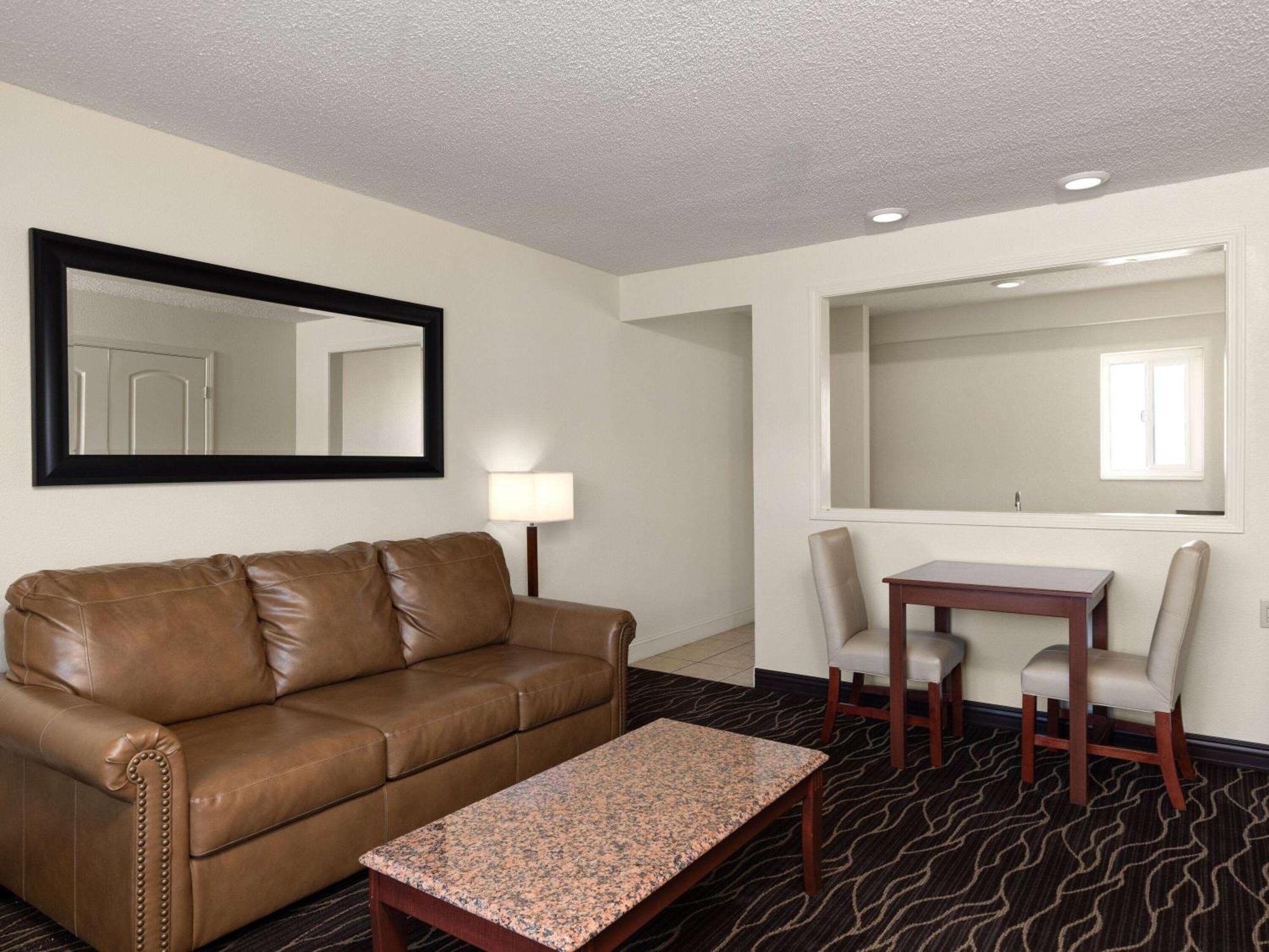Ramada By Wyndham Elko Hotel At Stockmen'S Casino Екстер'єр фото