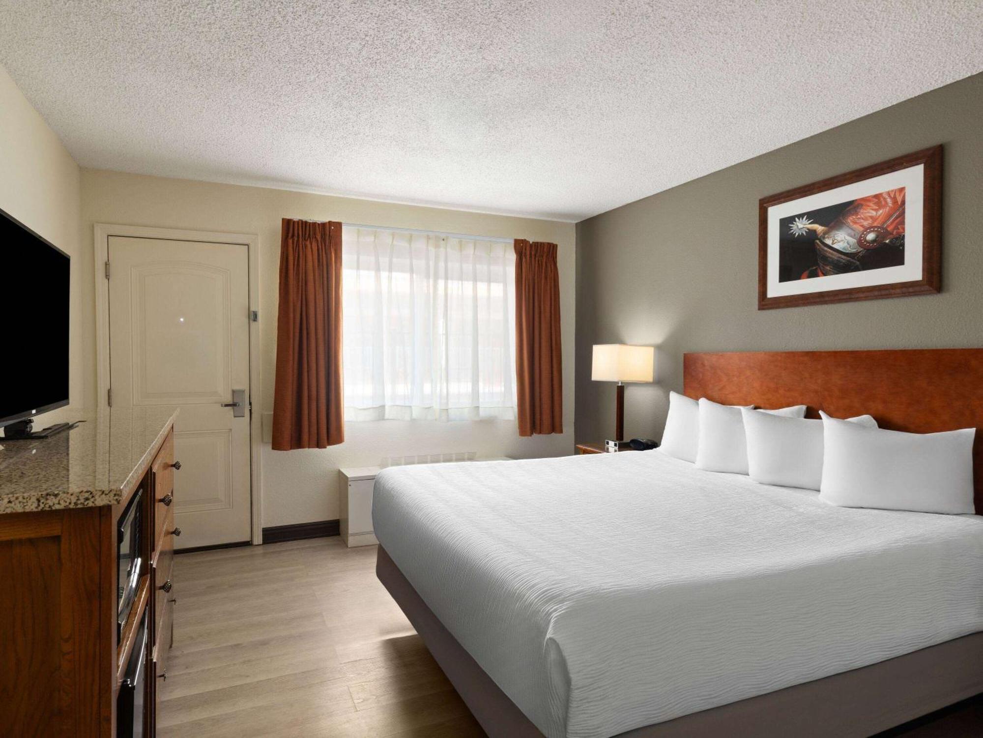 Ramada By Wyndham Elko Hotel At Stockmen'S Casino Екстер'єр фото