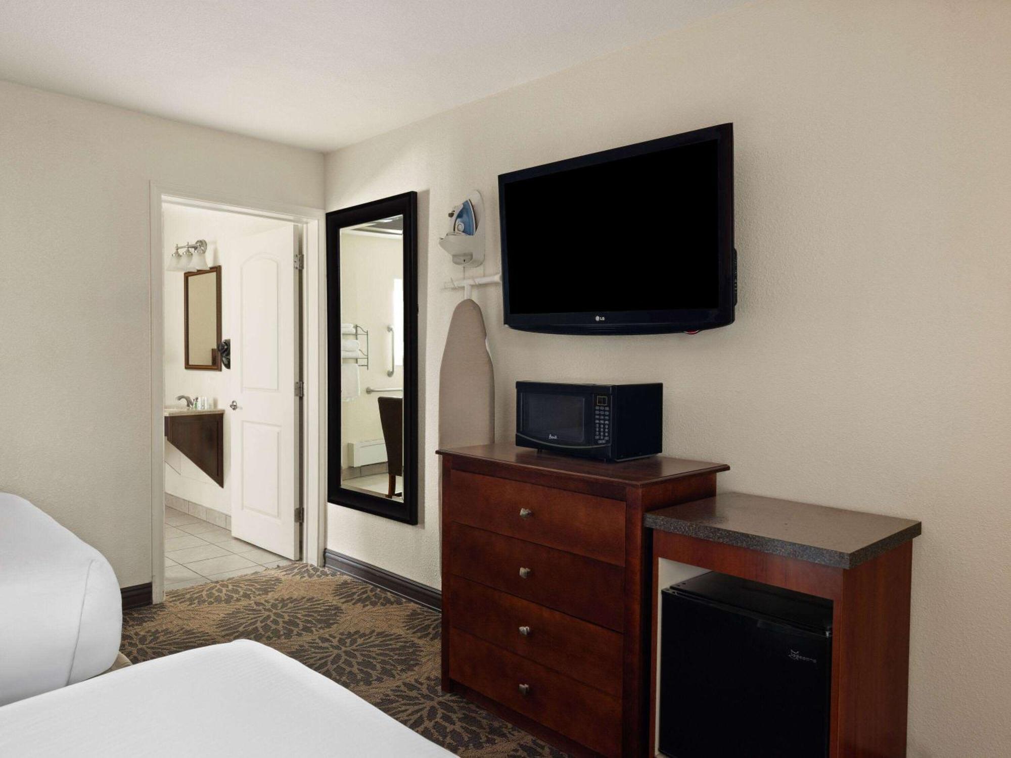 Ramada By Wyndham Elko Hotel At Stockmen'S Casino Екстер'єр фото