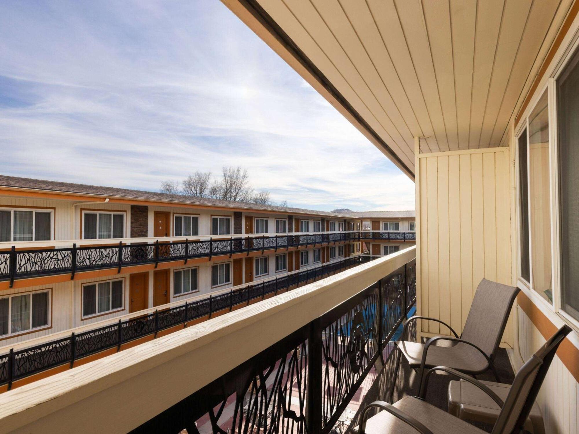 Ramada By Wyndham Elko Hotel At Stockmen'S Casino Екстер'єр фото
