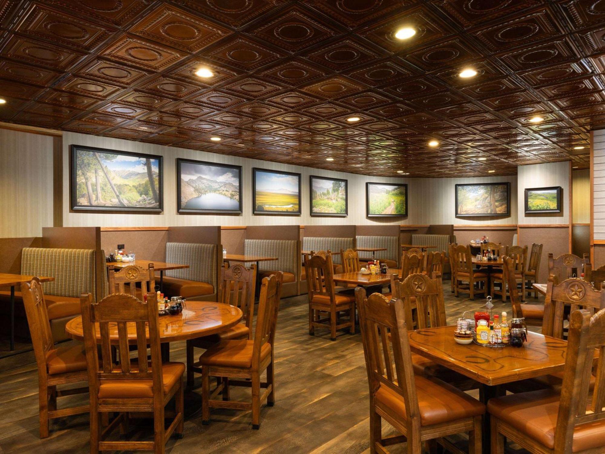 Ramada By Wyndham Elko Hotel At Stockmen'S Casino Екстер'єр фото